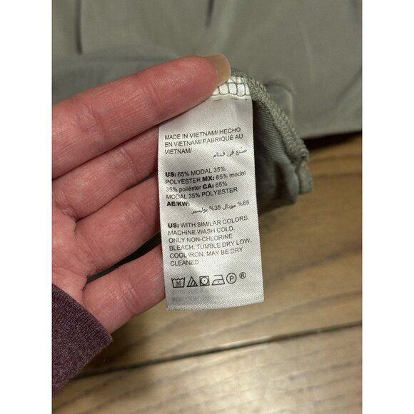 Chico's Size Small Women's Blouse Green Lightweight Career Modern Office City‎ - Picture 8 of 11